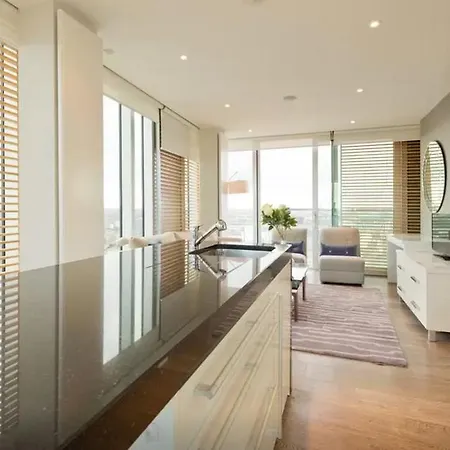 Luxury High-rise Appartement *