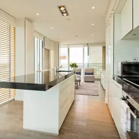 Luxury High-rise Appartement *